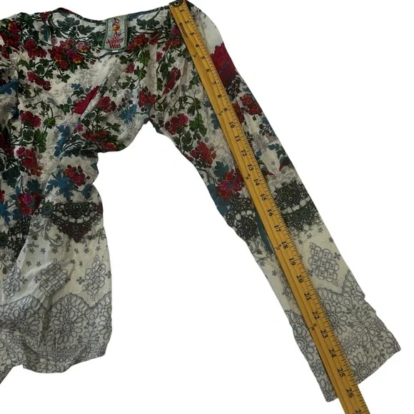 Johnny Was pullover top women’s size XS tropical birds summery vacation casual - Picture 16 of 16